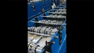 Panel con rastrel metálico para muros, YX24-70.67-425