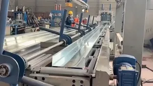 Correa metálica tipo C