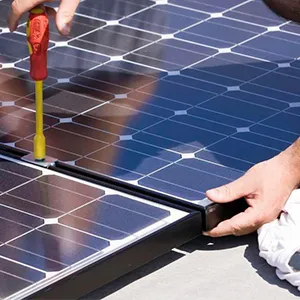 Fijar firmemente el panel solar